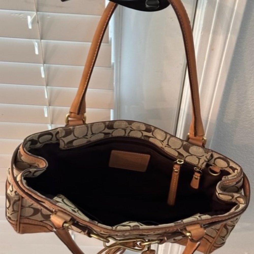 Coach Handbag - Picture 4 of 4